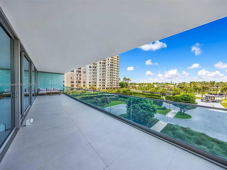 10201 Collins Ave #305 — Photo 39
