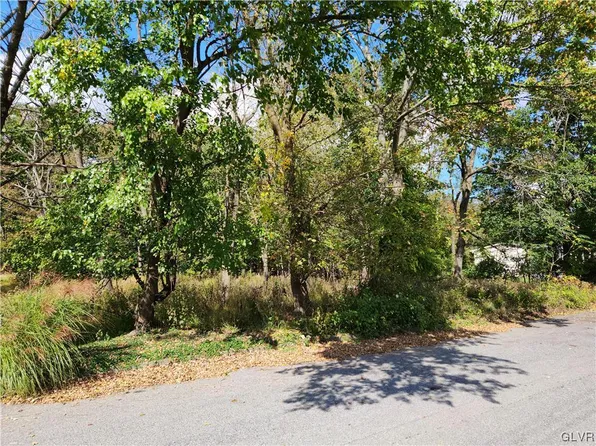 N 13th St, Bangor, PA 18013