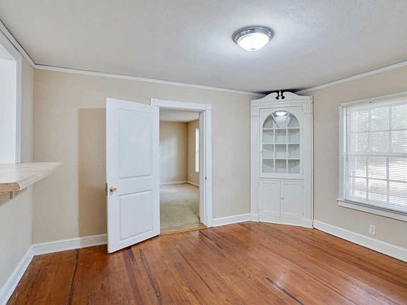 5th image of 226 Valencia Dr
