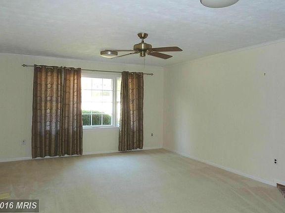 5th image of 2219 Loch Lomond Dr