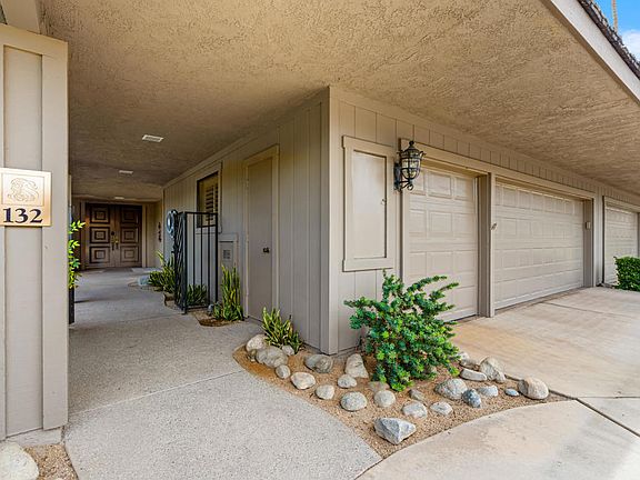 5th image of 132 Columbia Dr