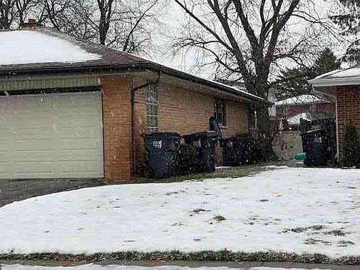 3rd image of 16941 Parkside Ave