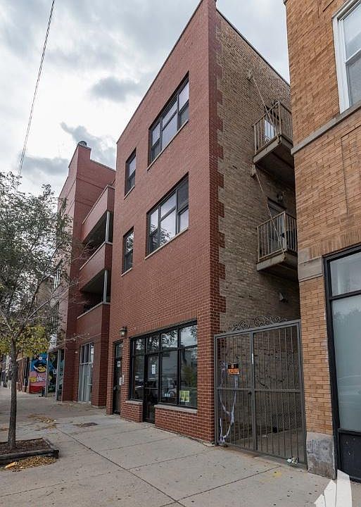 1st image of 2064 N Western Ave #822