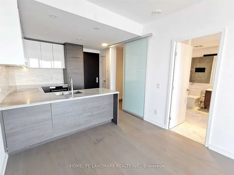488 University Ave #3111 — Photo 5