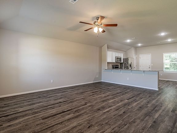 3rd image of 1236 S Kingfisher Ln