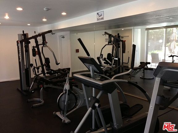 2nd image of 7826 Topanga Canyon Blvd