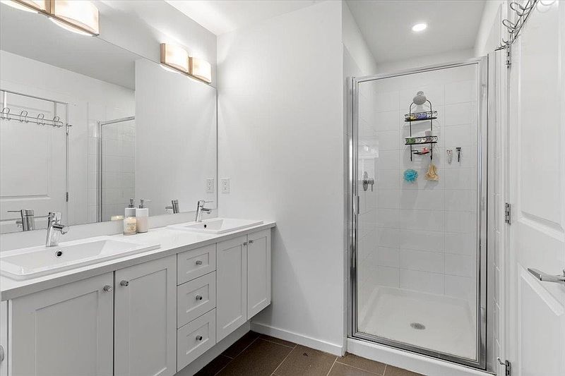 Surrey Townhouse for rent - 4 Bedrooms — photo 7