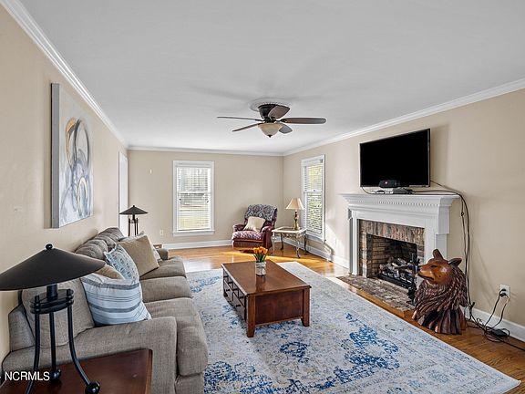 4th image of 1311 Minuette Place