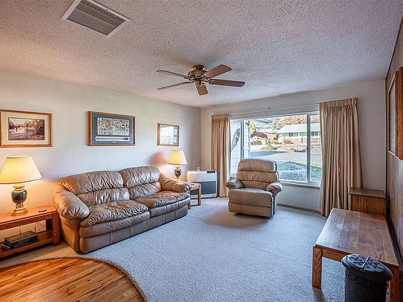 3rd image of 1115 Northridge Dr