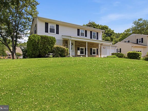 5th image of 531 Eckhart Dr