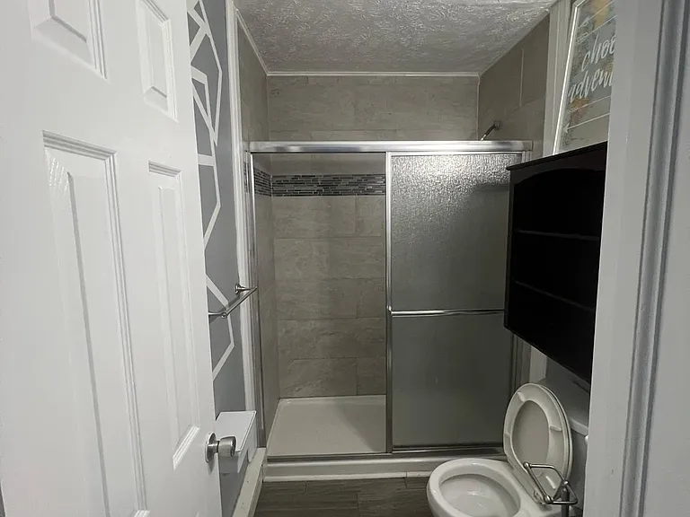 7226 Woods Ln — Photo 17
