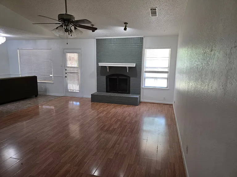 1609 Big Bend Dr — Photo 10