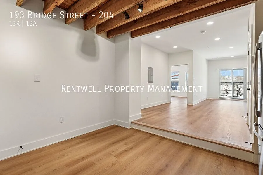 193 Bridge St — Photo 3