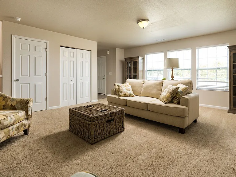 1203 Pinewood Dr — Photo 4