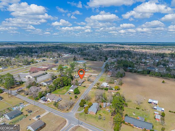 5th image of 3779 Benny St