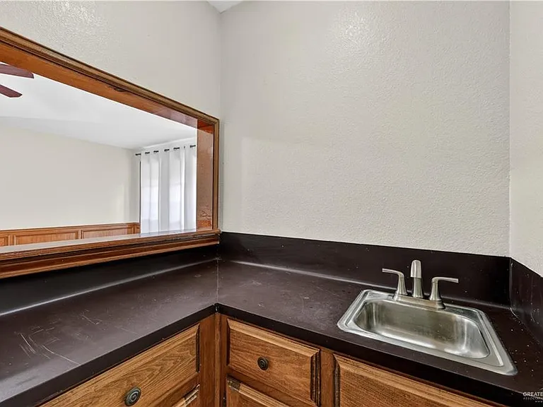 606 Silva Dr — Photo 9