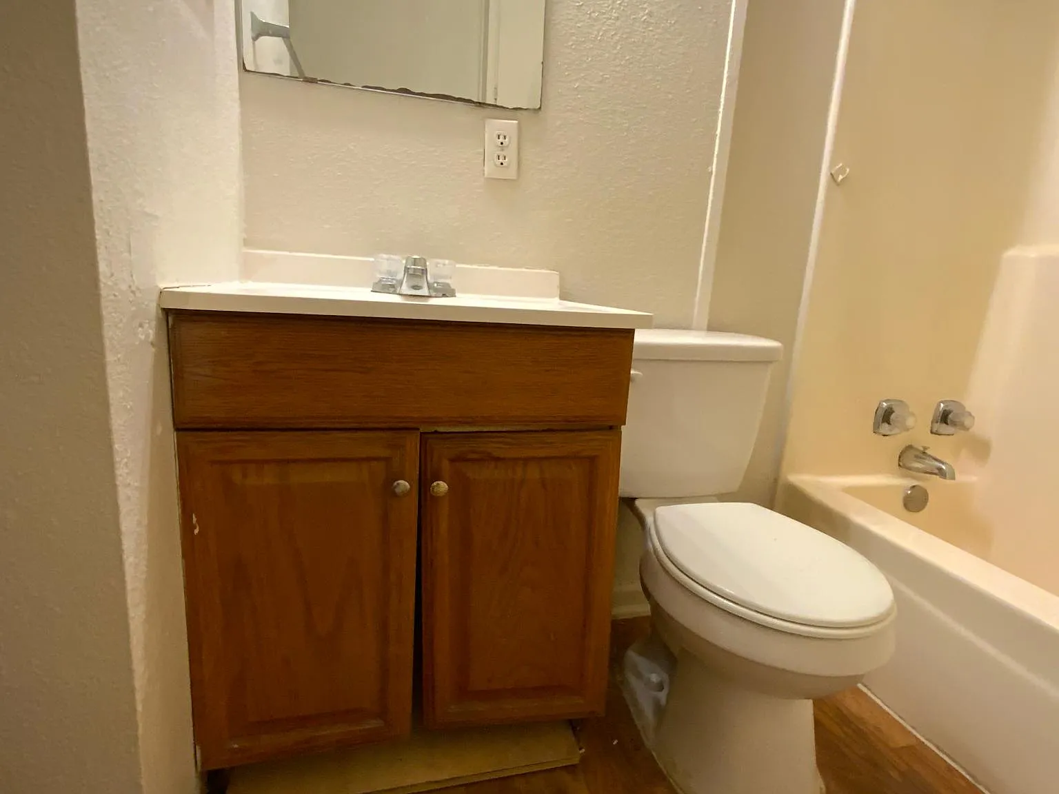 2 bed, 833 sqft, $795 — Photo 2