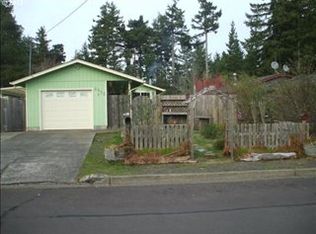 2055 11th St, Florence, OR 97439