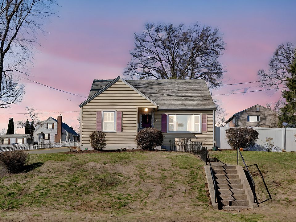 1st image of 103 Pinehurst Avenue
