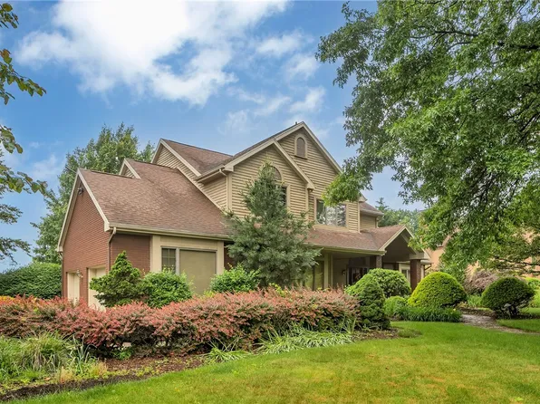 2000 High Pointe Ct, Murrysville, PA 15668