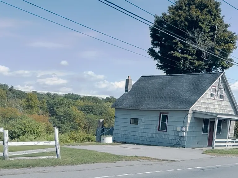 176 Simpson Rd — Photo 1