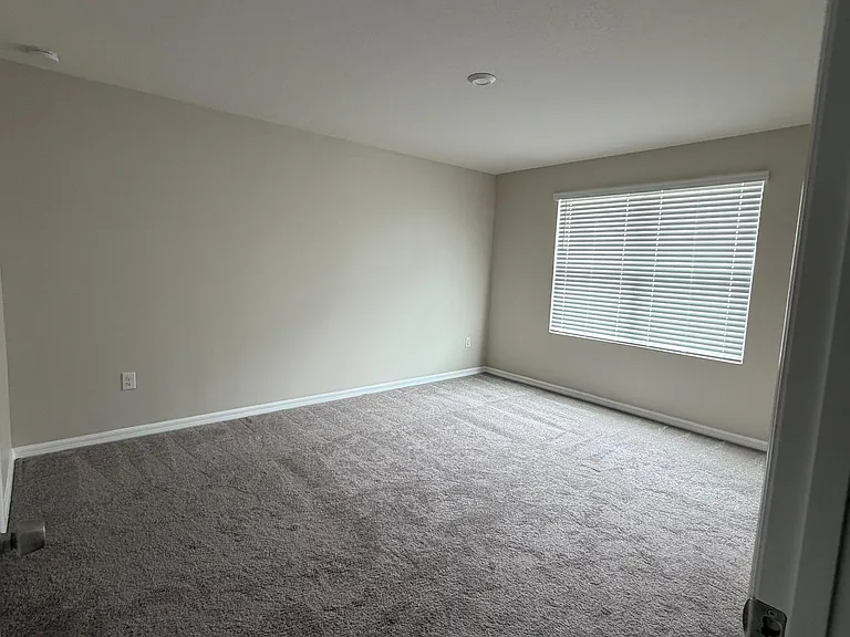 564 Meadow Bend Dr — Photo 15