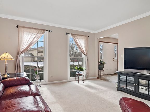 5th image of 299 Winding Creek Dr