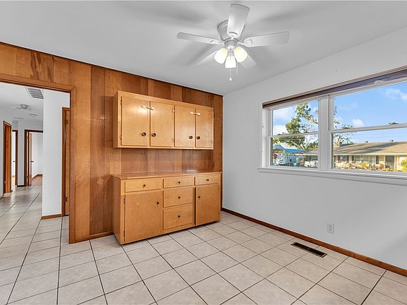 5th image of 1208 W Cherry St