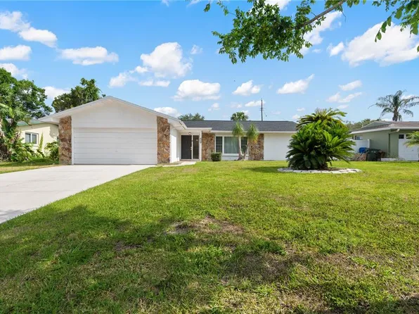 1720 Patlin Cir N, Largo, FL 33770