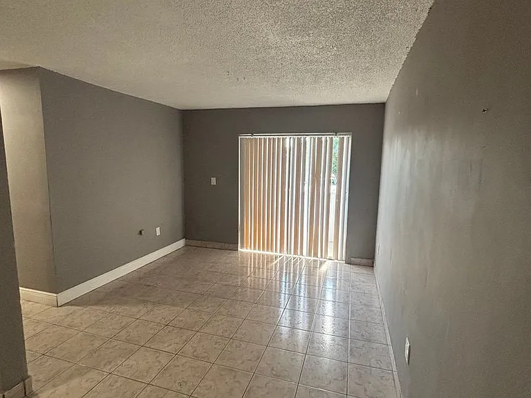 1550 SW 3rd St — Photo 4