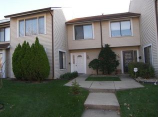 1933 S Loomes Ave, Downers Grove, IL 60516