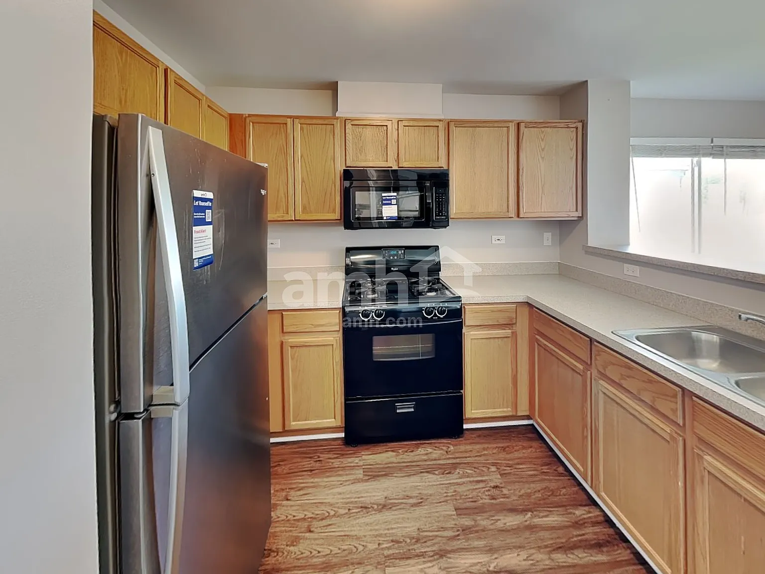 2 bed, 1.5 bath, 1520 sqft, $2,540 — Photo 3