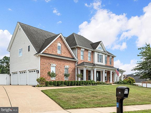 4th image of 132 Cahille Dr