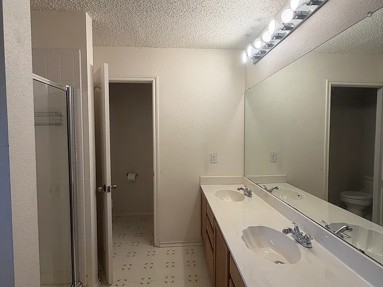 1208 Bradbury Ln — Photo 41