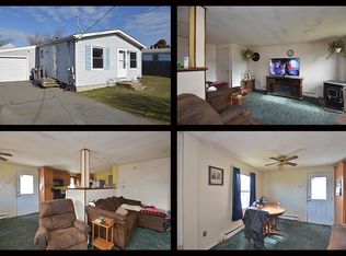 17 Massachusetts Ave, Middletown, RI 02842