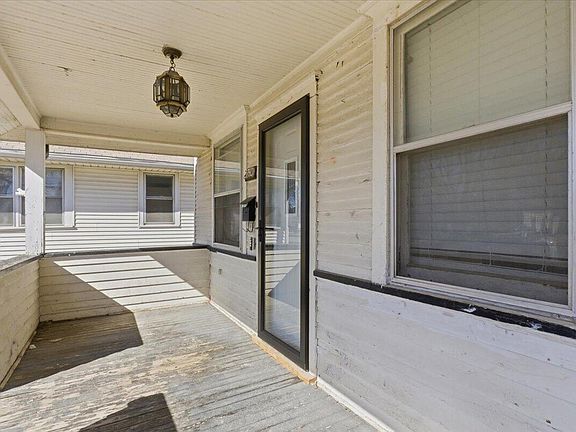4th image of 2740 Avenue B