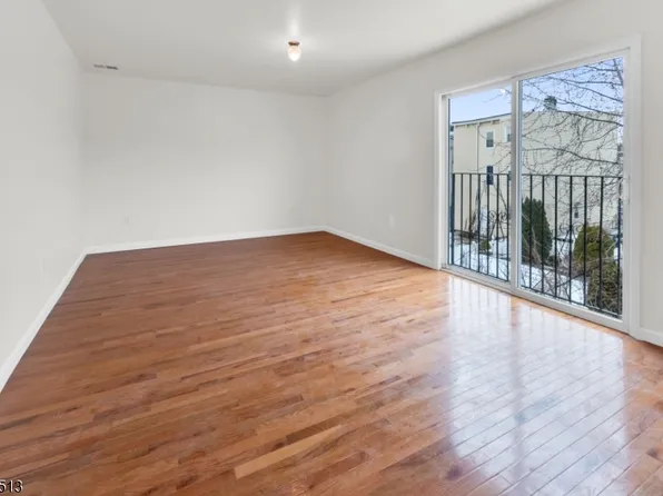 58 1st St APT 2, Newark, NJ 07107