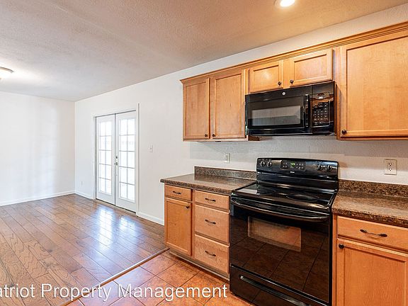 4th image of 405 W Hermosa Dr