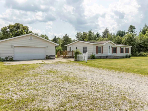 1435 W Wackerly Rd, Sanford, MI 48657