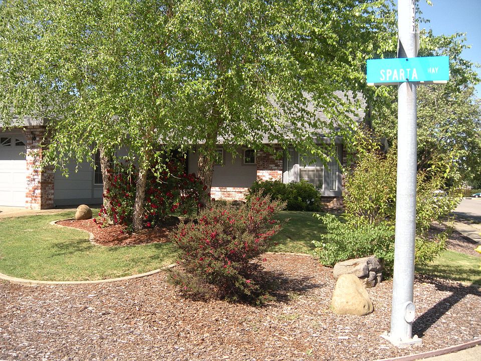 Front of the house 