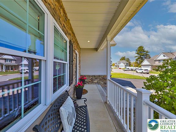 4th image of 426 Freedom Ct