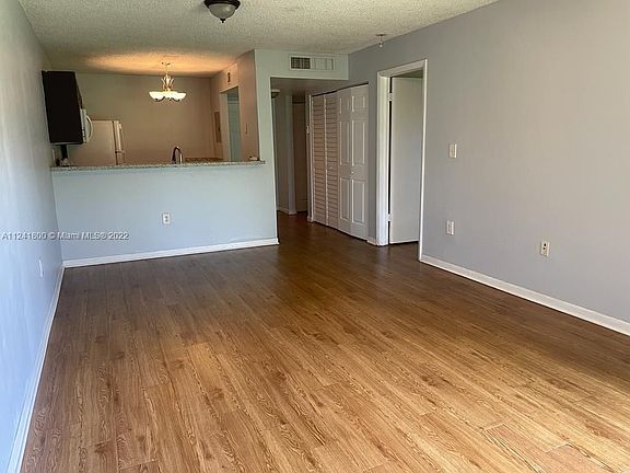 5th image of 9934 Nob Hill Pl #9934