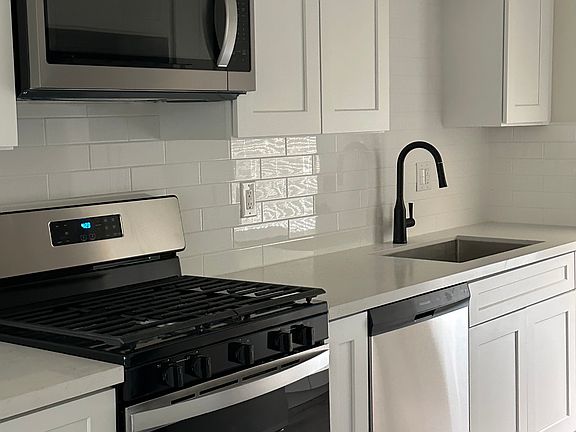 4th image of 1050 3rd St APT C