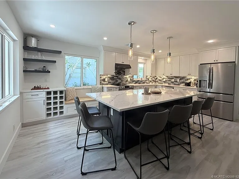 1196 SE Saint Lucie Blvd — Photo 3