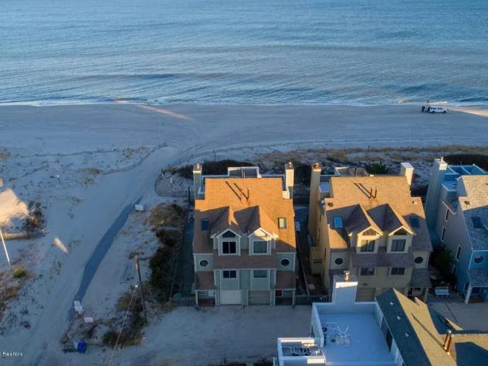 16 Island Dunes Dr