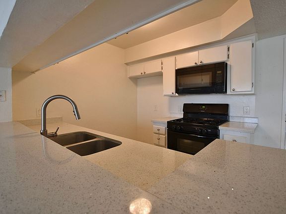 5th image of 11030 Hartsook St APT 225