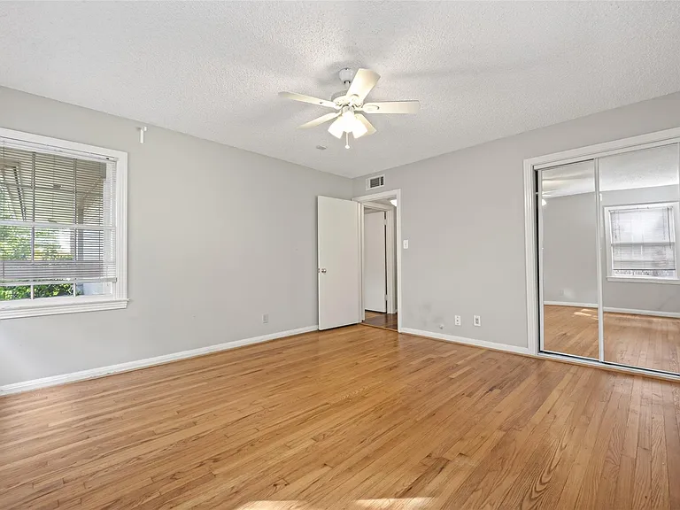 3731 Drake St — Photo 26