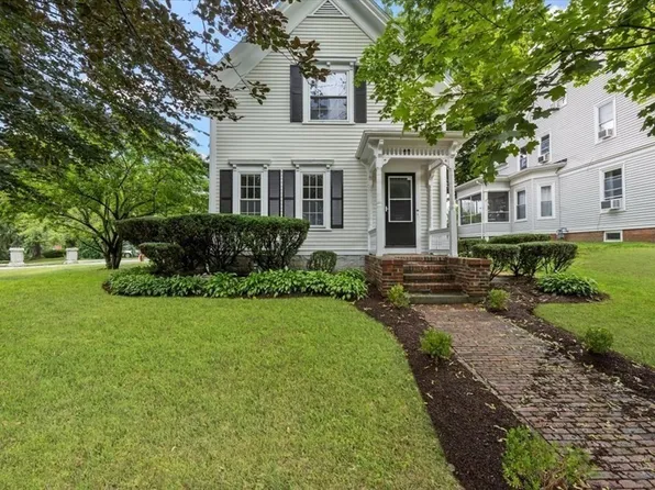 91 Bedford St, Bridgewater, MA 02324