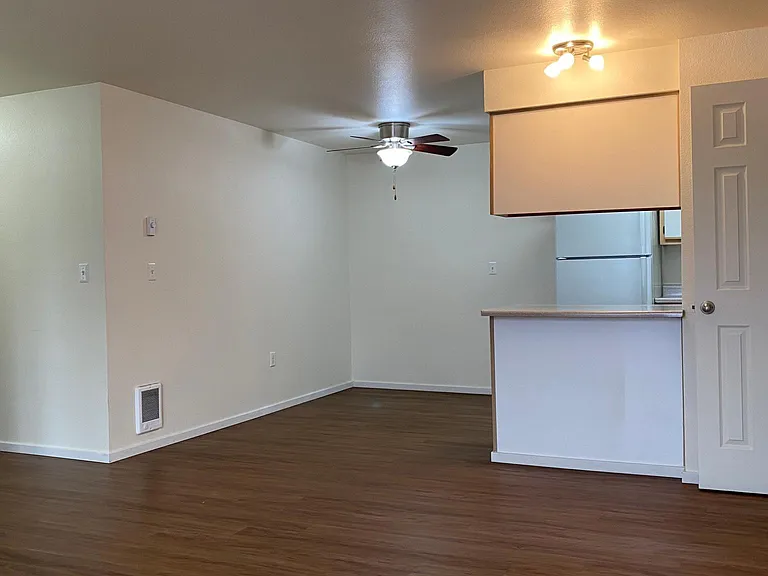 River Place — Photo 25