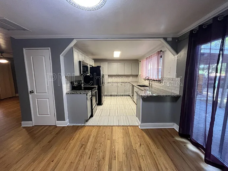 12517 E 31st Ave — Photo 7